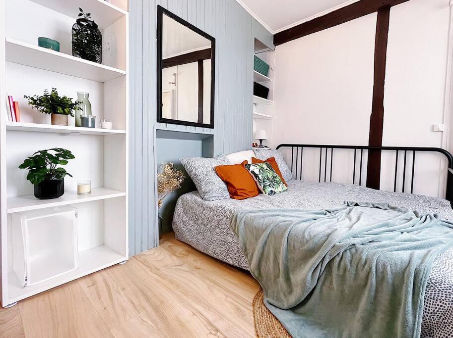 Superbe Studio Au Centre D'Orleans Apartment ภายนอก รูปภาพ